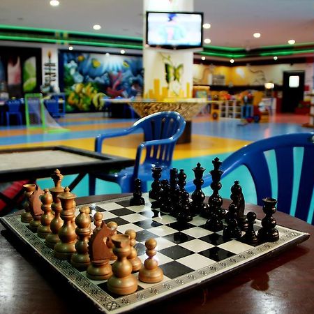 Leonia Holistic Destination Otel Shamirpet Dış mekan fotoğraf