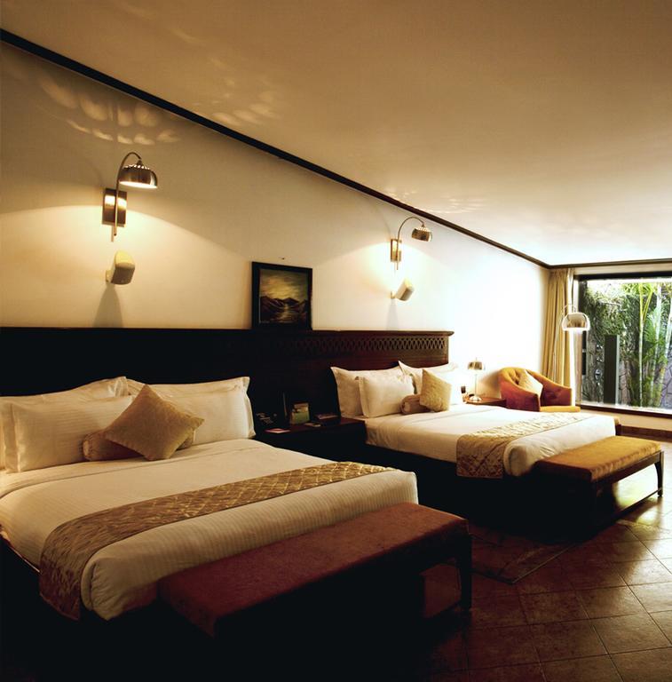 Leonia Holistic Destination Otel Shamirpet Oda fotoğraf