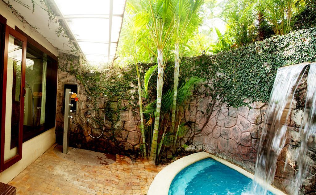 Leonia Holistic Destination Otel Shamirpet Oda fotoğraf