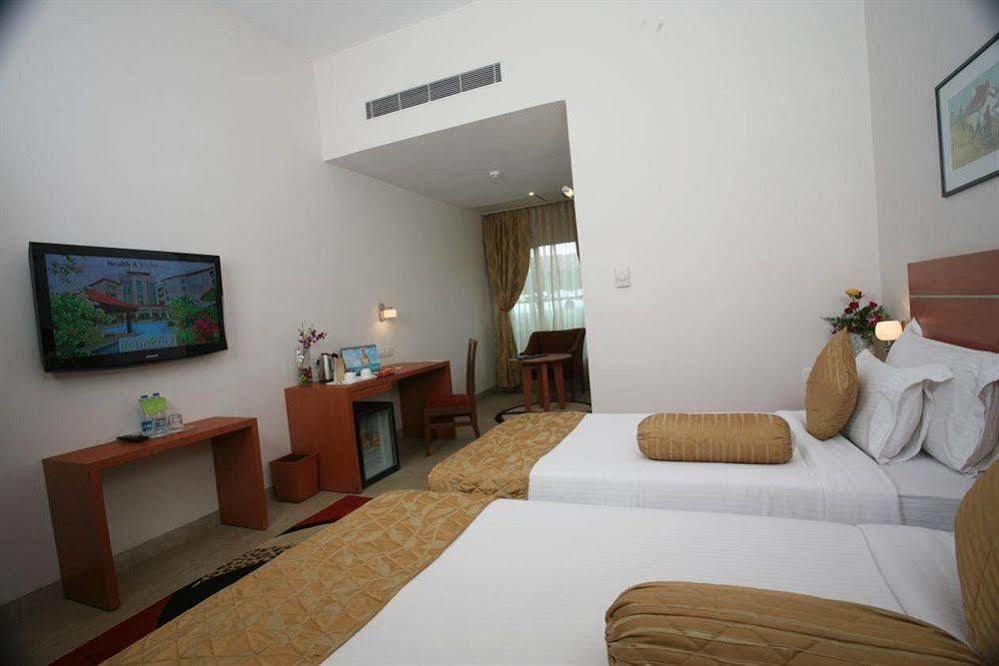 Leonia Holistic Destination Otel Shamirpet Dış mekan fotoğraf